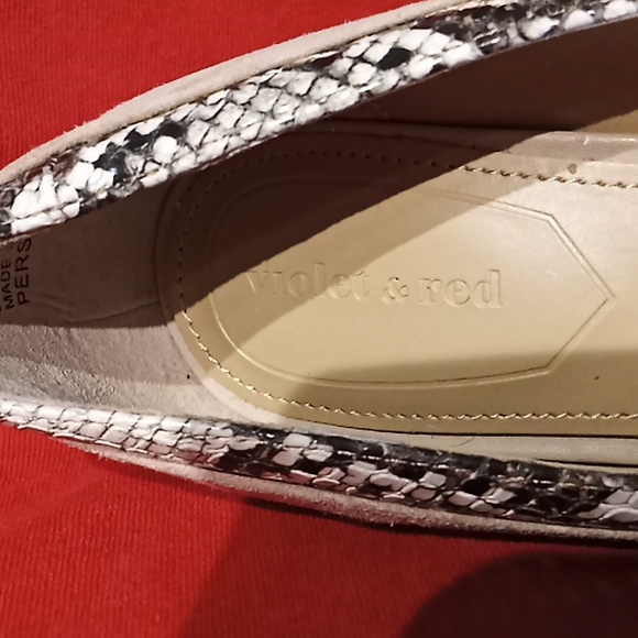 Violet & Red Snakeskin Wedges. NWOT. Never Been Worn. PERSIA Size 7M. - Picture 8 of 16